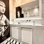 The Vinci Residence, Old Town *