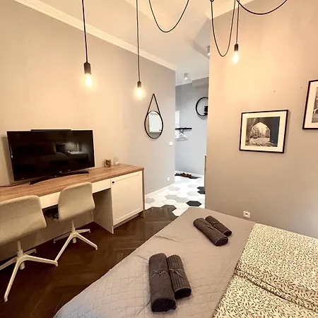 The Vinci Residence, Old Town *