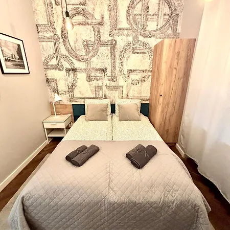 The Vinci Residence, Old Town