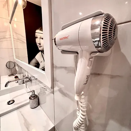 The Vinci Residence, Old Town Apartamento