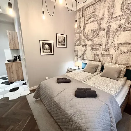 The Vinci Residence, Old Town Apartamento