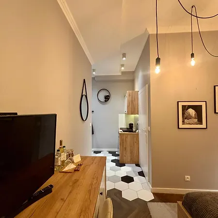 The Vinci Residence, Old Town